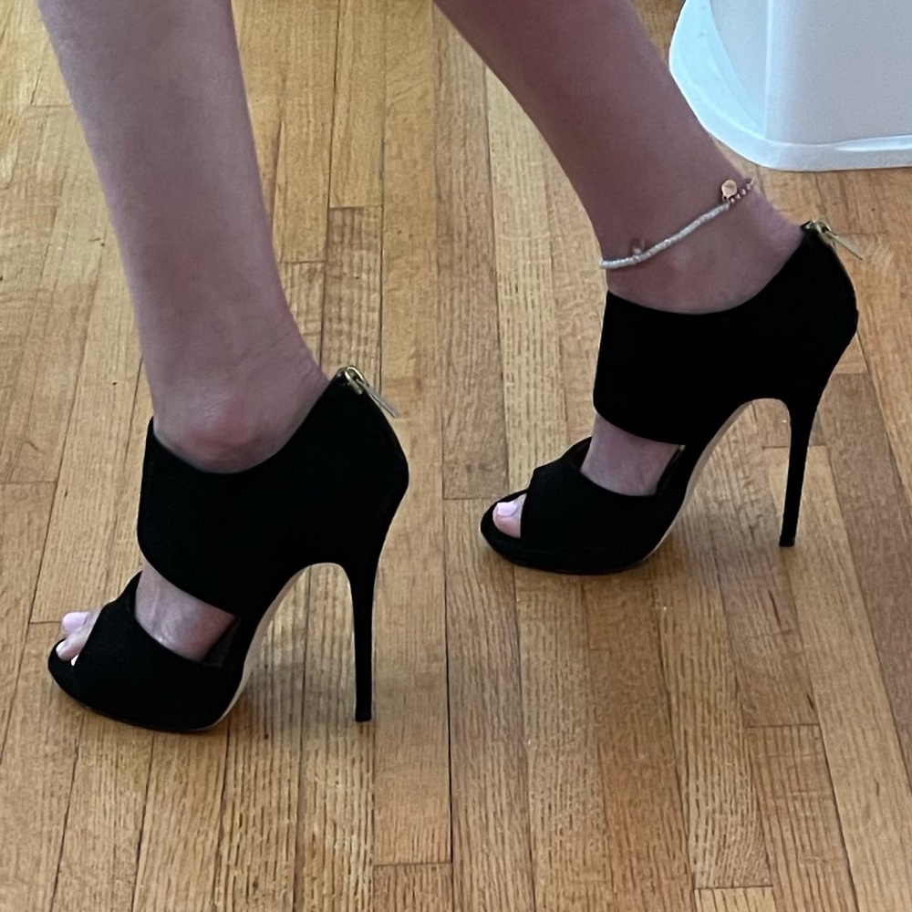 JIMMY CHOO ‘Private’ Suede Leather Sandal 8 - Picture 10 of 13
